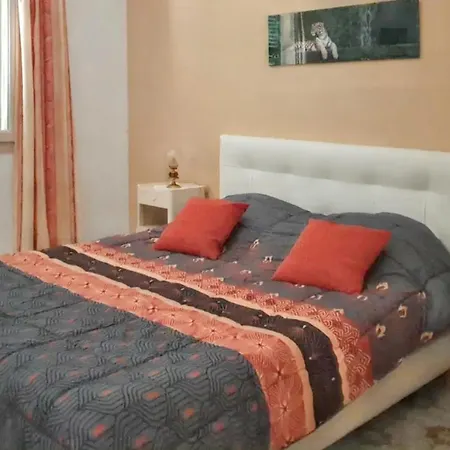 Holiday home Maison Accueillante A Avec Jardin Saint-Laurent-du-Var